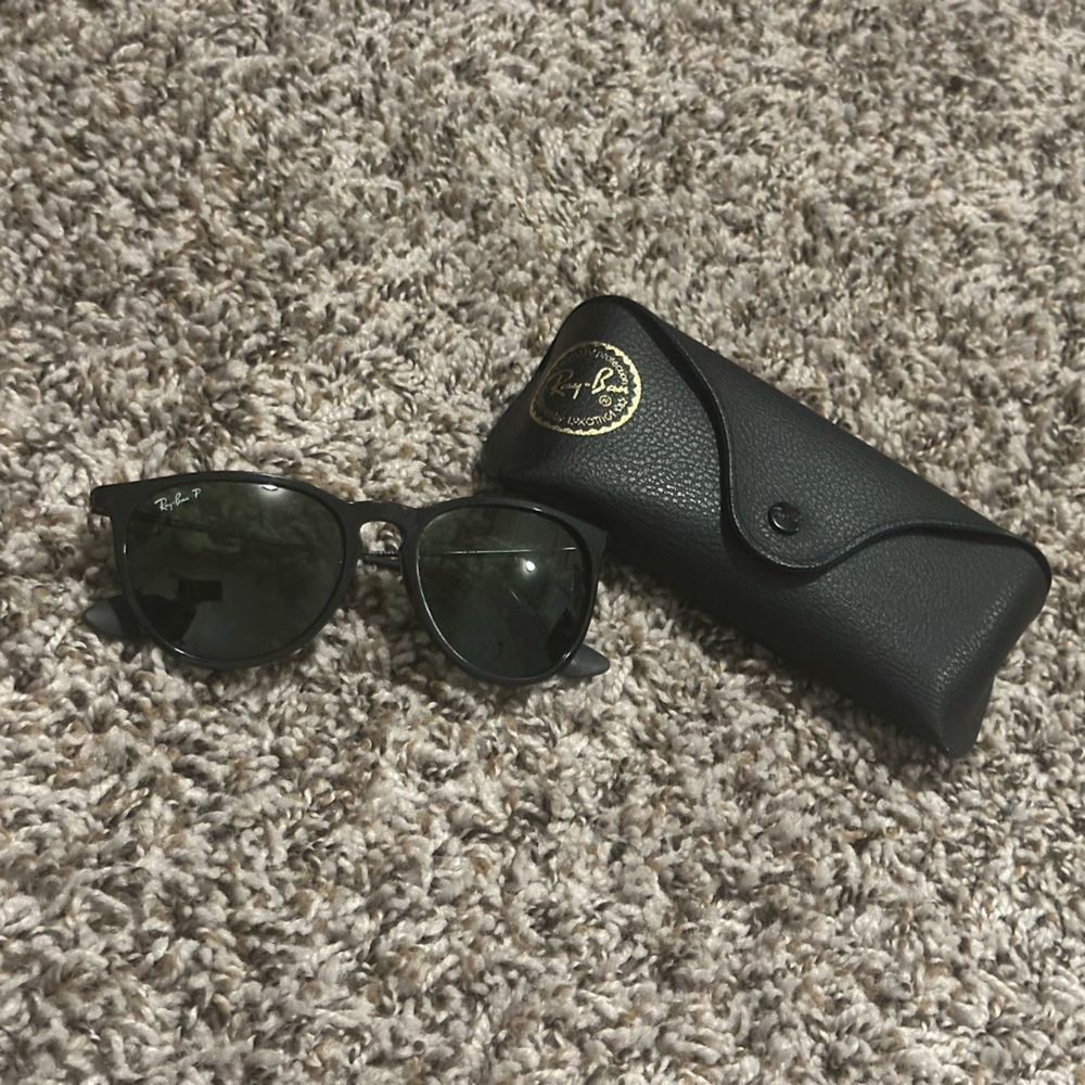 Ray-Ban
RB4171 Erika Classic Black Sunglasses with Case